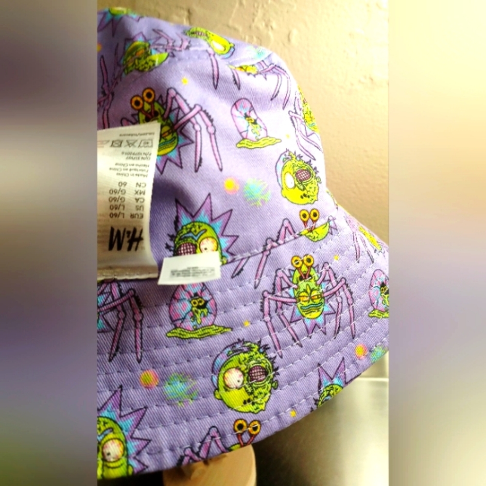Rick & Morty H&M Large Reversible Bucket Hat in Black & Purple